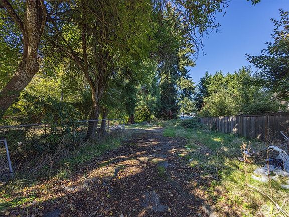 5th image of 12900 Beverly Park Road