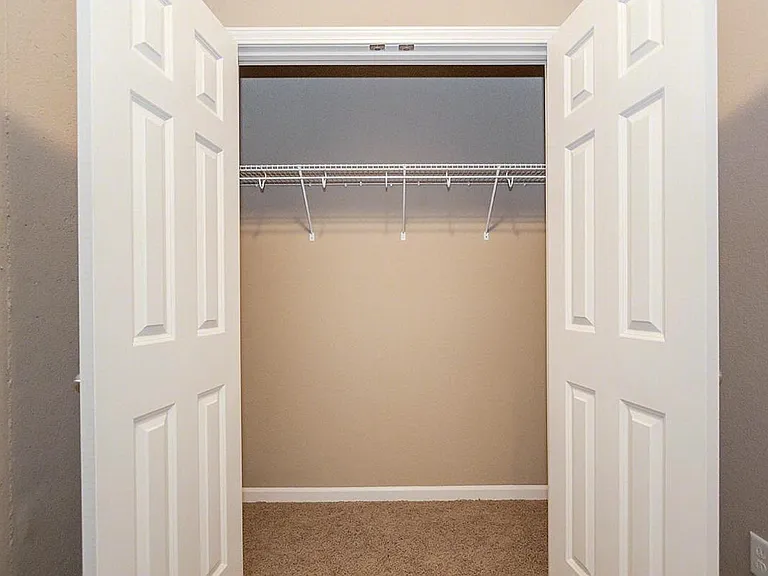 Parkway Oaks Townhomes and Duplexes — Photo 15