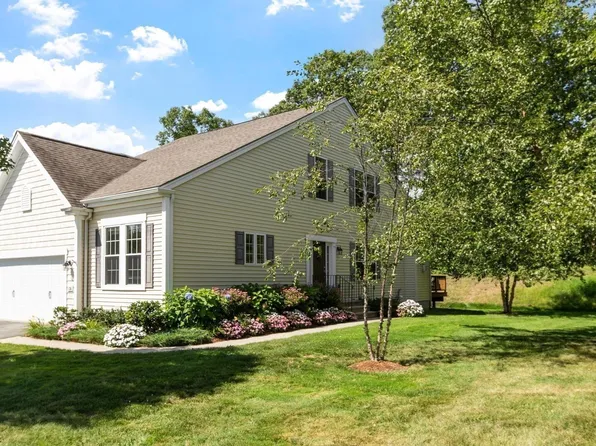 136 Skyline Dr, Acton, MA 01720