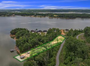 204 W Point Dr, Dandridge, TN 37725