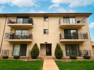 9800 Sayre Ave APT 1C, Chicago Ridge, IL 60415