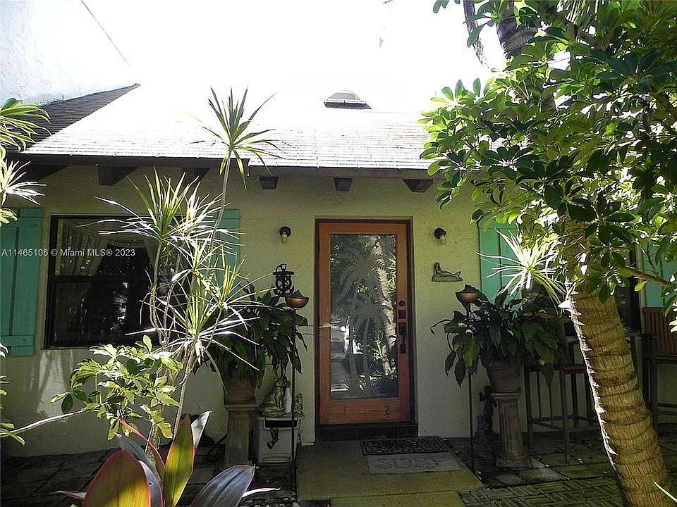 1st image of 172 NE 6th Ct #172