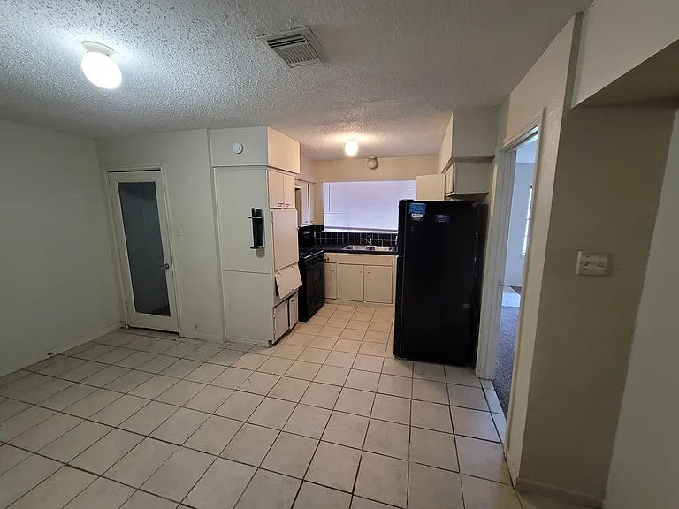 5726 Waterford Dr — Photo 5