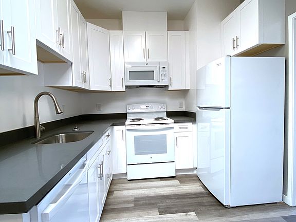 2nd image of 399 Arguello Blvd #A