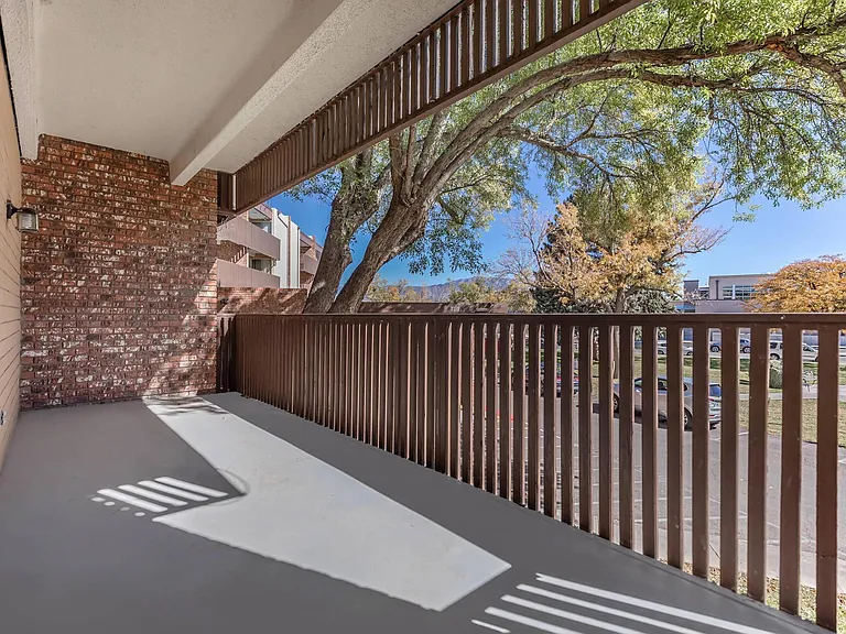 Villa Apartments — Photo 30