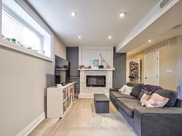 14 Stephen Dr #BASEMENT — Photo 12