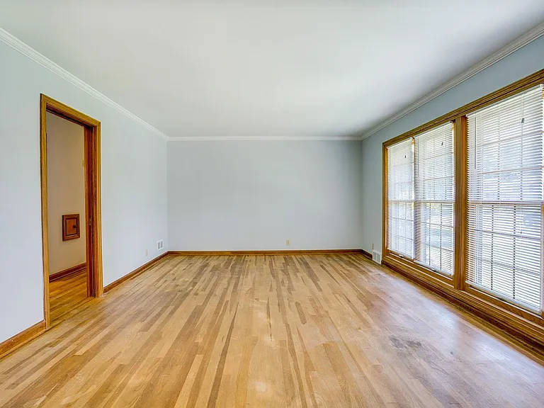 2110 Boudreau Dr — Photo 5