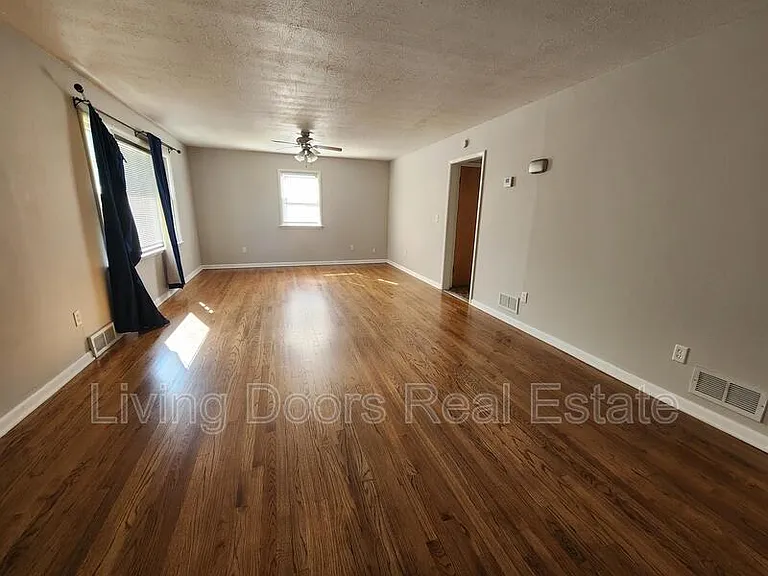 3701 Lewis Ave — Photo 21
