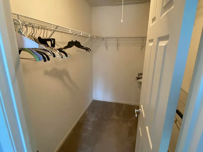 1041 Bridgeport Way — Photo 14