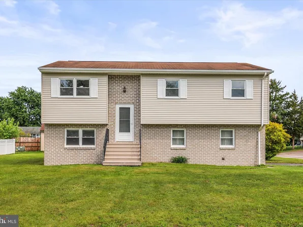 2 Carole Ct, Gettysburg, PA 17325