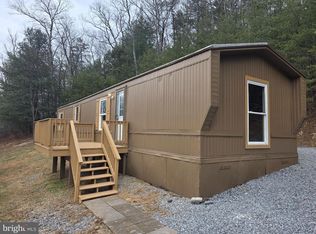 2732 Crossroad School Rd, Hedgesville, WV 25427