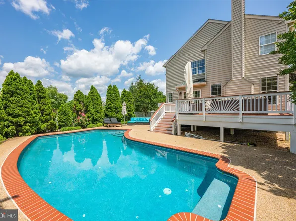 20195 Hidden Creek Ct, Ashburn, VA 20147