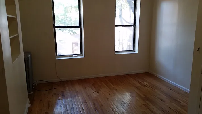 Rented by Signature Property Realty | media 30