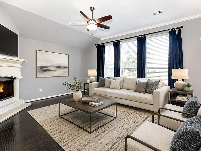 14322 Baron Creek Ln — Photo 2