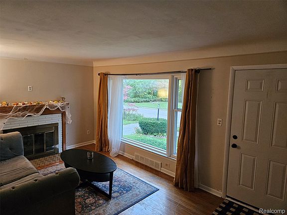 5th image of 721 North Dr