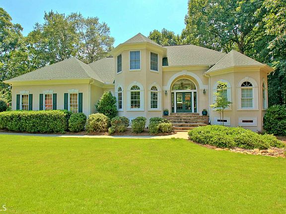 3rd image of 315 Broadmoor Dr