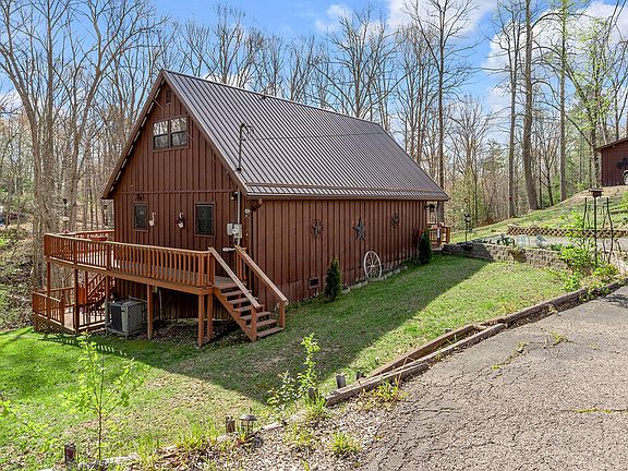 3rd image of 176 Dogwood Dr