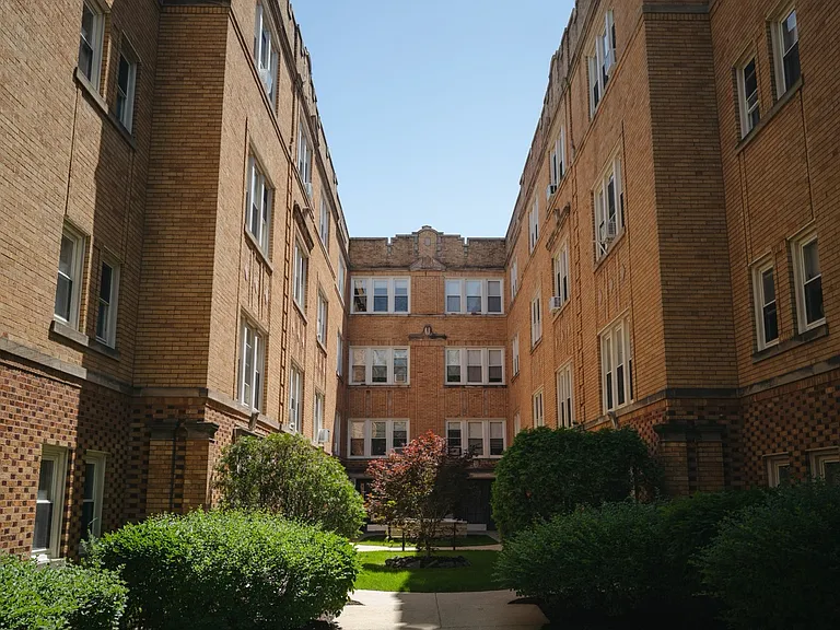 4009 N Lowell Ave #2W — Photo 11
