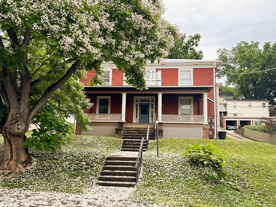1st image of 821 W Beverley St