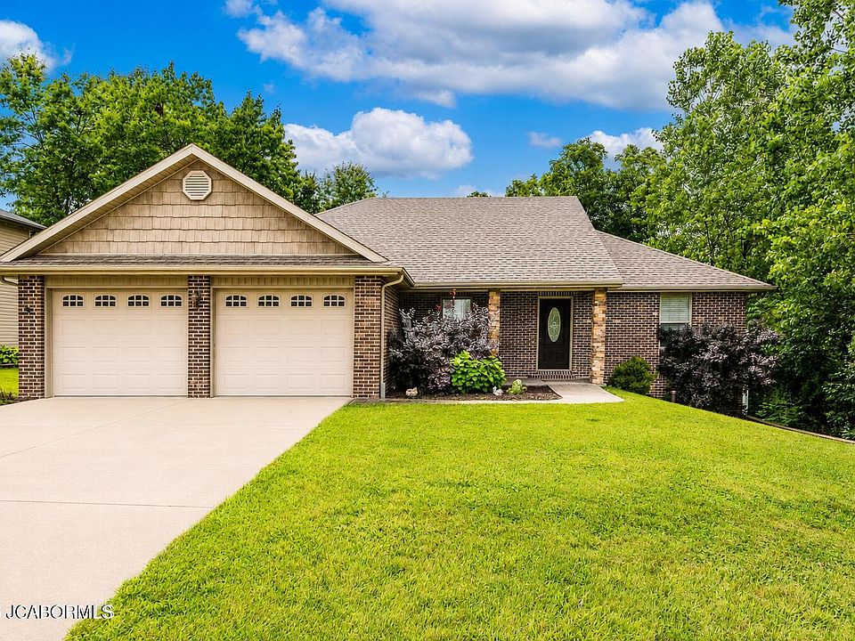 1st image of 490 Edwards Dr