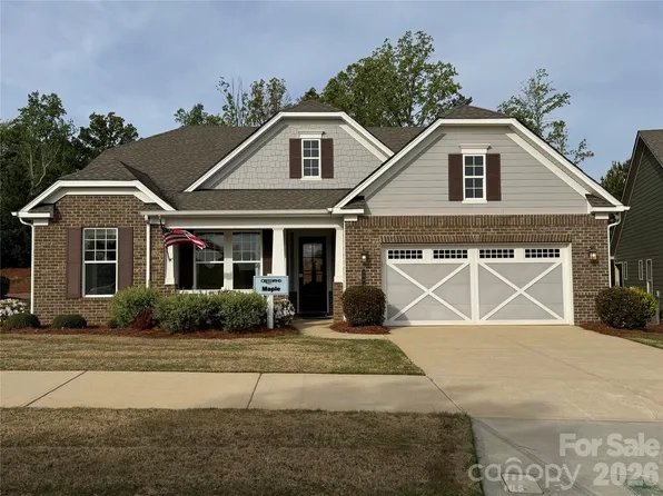 8941 Silver Springs Ct, Charlotte, NC 28215