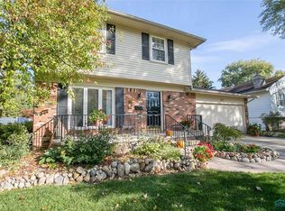 870 Cherry Ln, Waterville, OH 43566