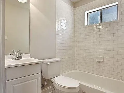 1233 Marais St — Photo 5