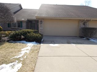 517 Pinehurst Ln, Schererville, IN 46375
