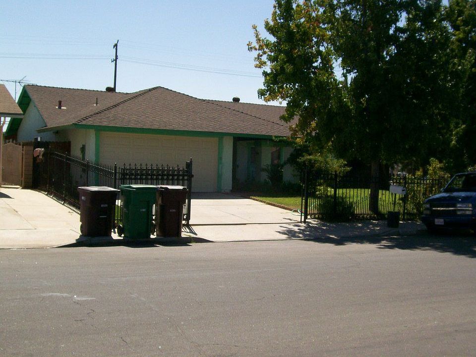 Courtesy of Park Place GMAC Real Estate