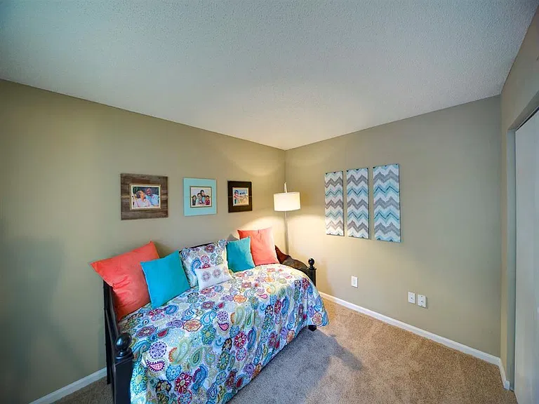 Leigh Meadows Apartments — Photo 17