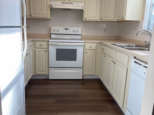 144 Douglas Rd W APT F