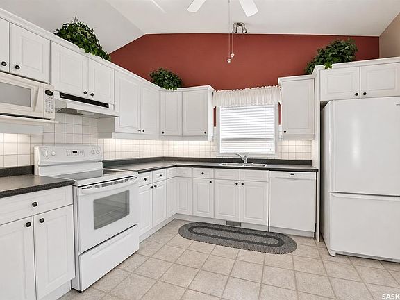 4th image of 307 Sumner LANE