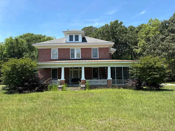 217 N Main St, Rich Square, NC 27869