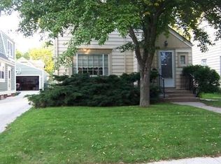 4316 N Woodburn St, Shorewood, WI 53211