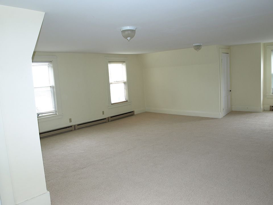 2nd image of 186 Pomeroy Ave Floor 3