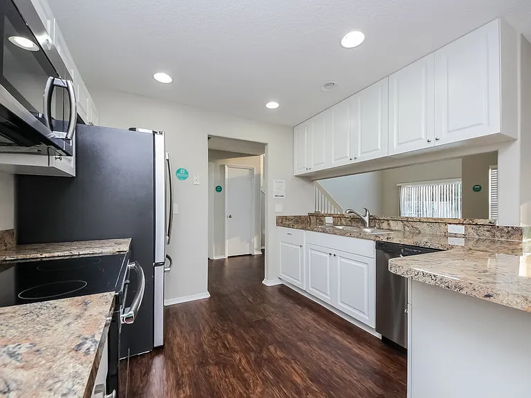 13028 Lily Pond Ct — Photo 8