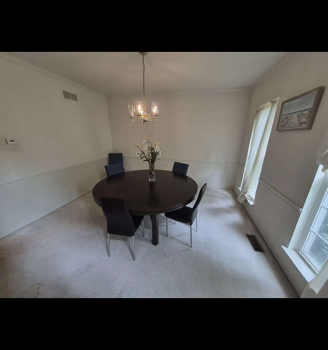4 bed, 2.5 bath, 2575 sqft, $900 — Photo 3