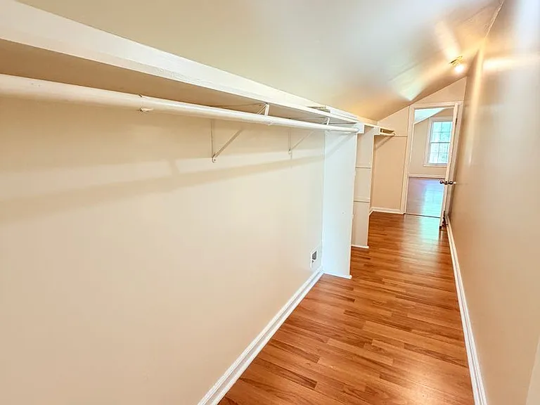 2035 N Graham Ave — Photo 28