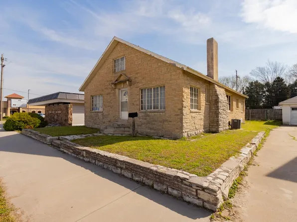 1208 Main St, Winfield, KS 67156