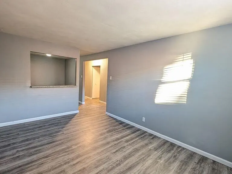 7230 Southwest Ave #9 — Photo 11