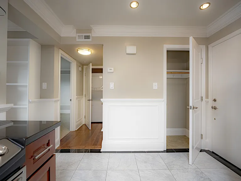 Palmetto #19A closets