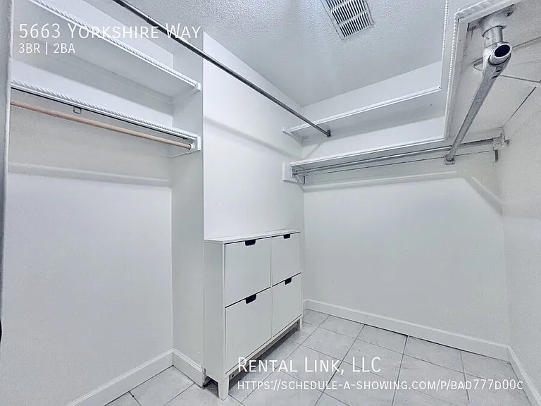 5663 Yorkshire Way — Photo 21