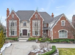 2896 Croftshire Ct, Rochester, MI 48306