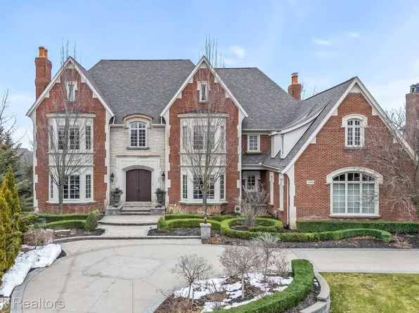 2896 Croftshire Ct, Rochester, MI 48306