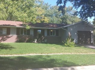 2500 Stonewall Ave, Woodridge, IL