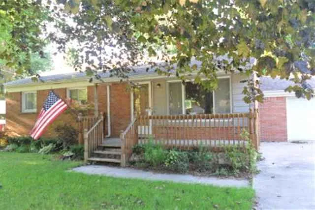 596 Cloverlawn St photo 1