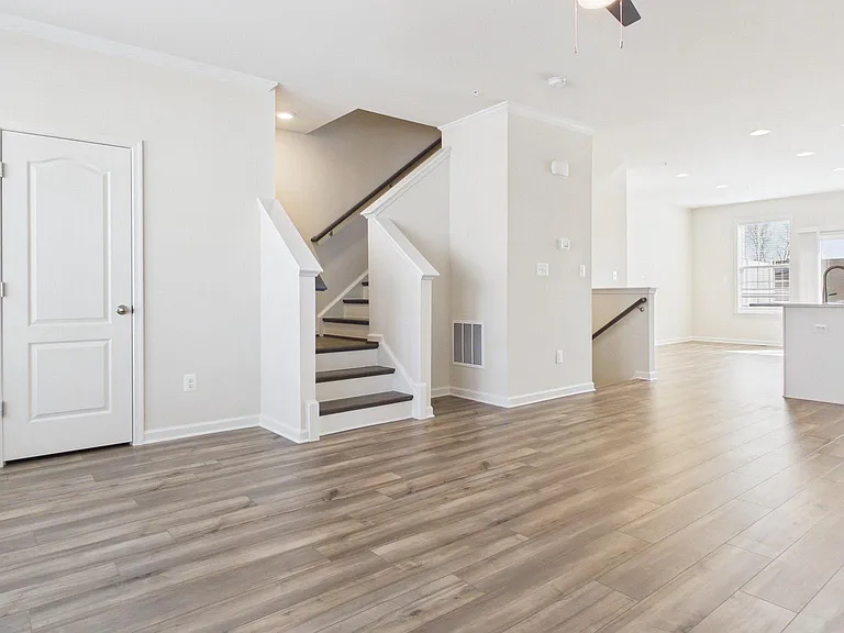 33 Chester Ct — Photo 22