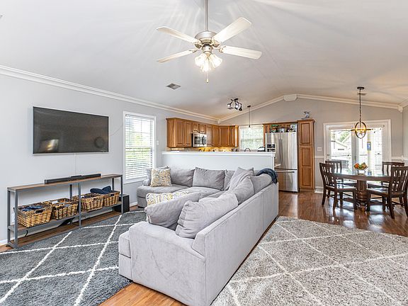3rd image of 4704 Orlando Ct