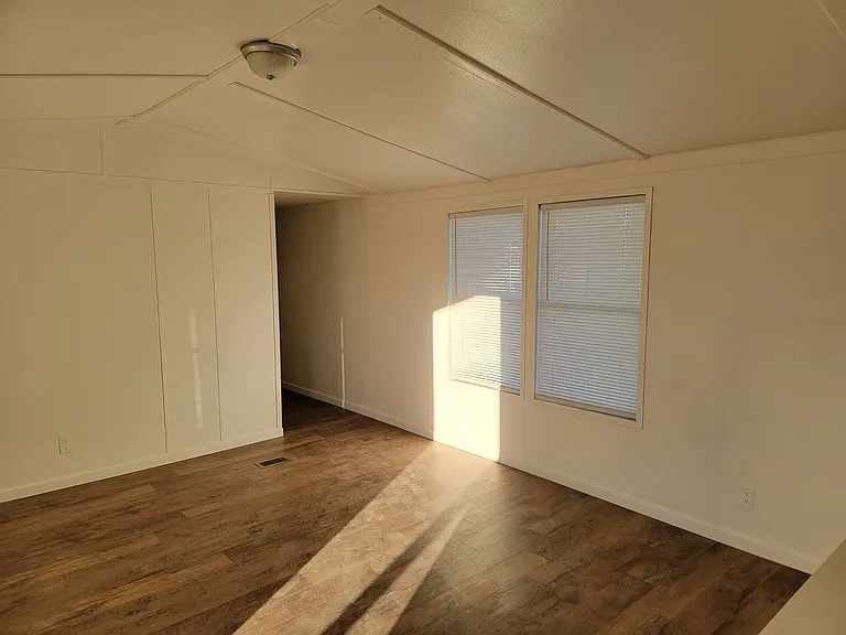 1895 Monterey Dr — Photo 4