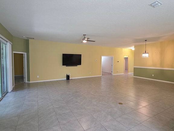 3rd image of 70 Oakleaf Way